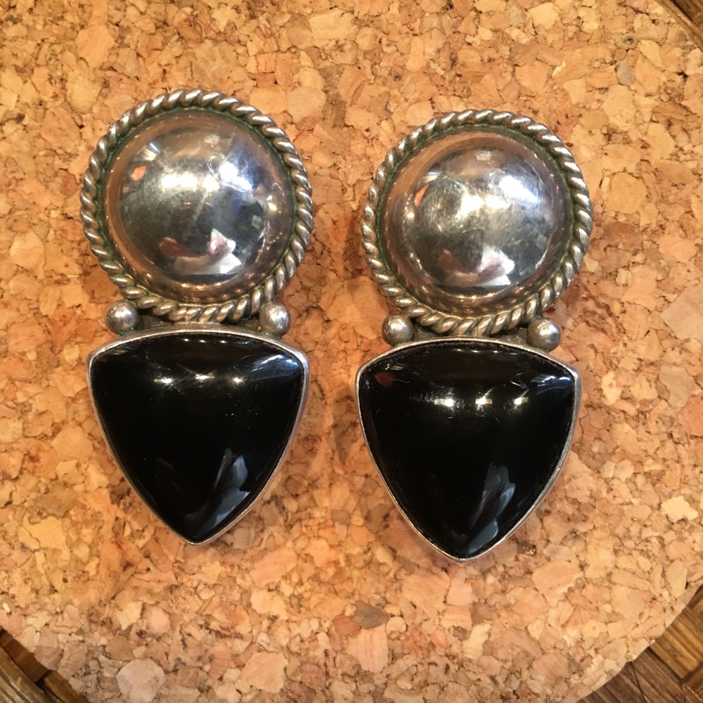 REVE Black Onyx Cabochon & Sterling Silver Clip-On
